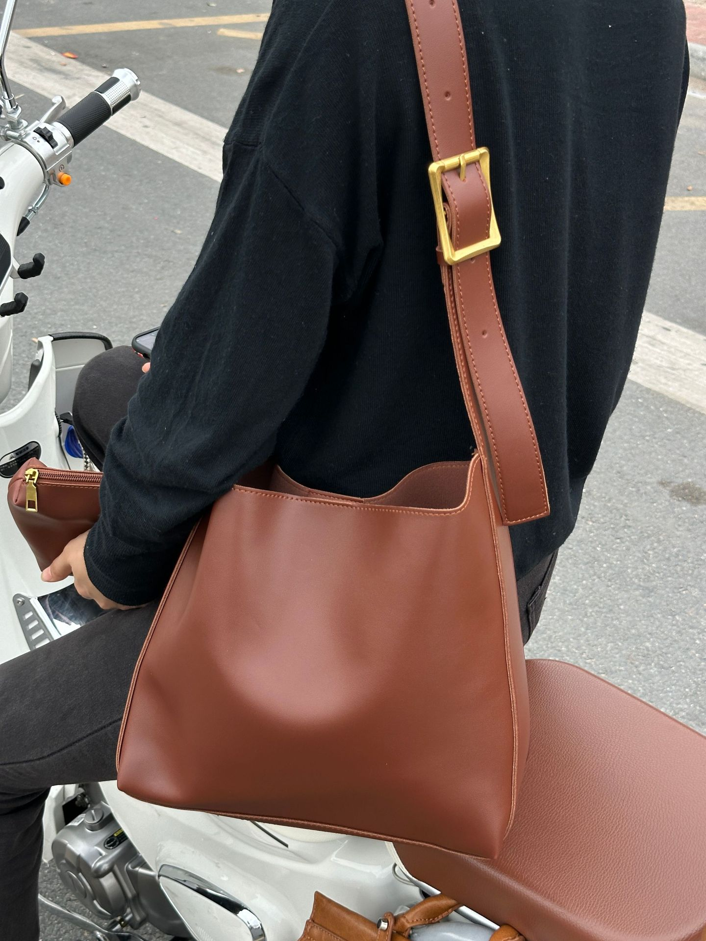 Rosea Leather Shoulder Bag